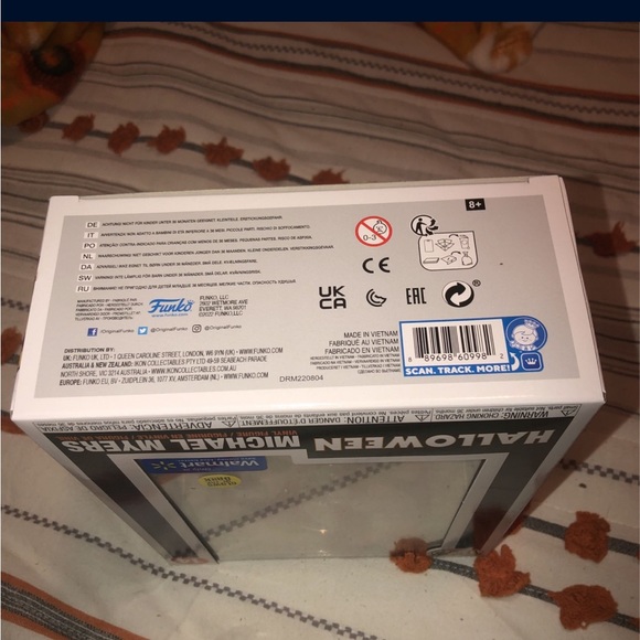 Halloween Michael Myers  Grows In The Dark #14 - Picture 4 of 7